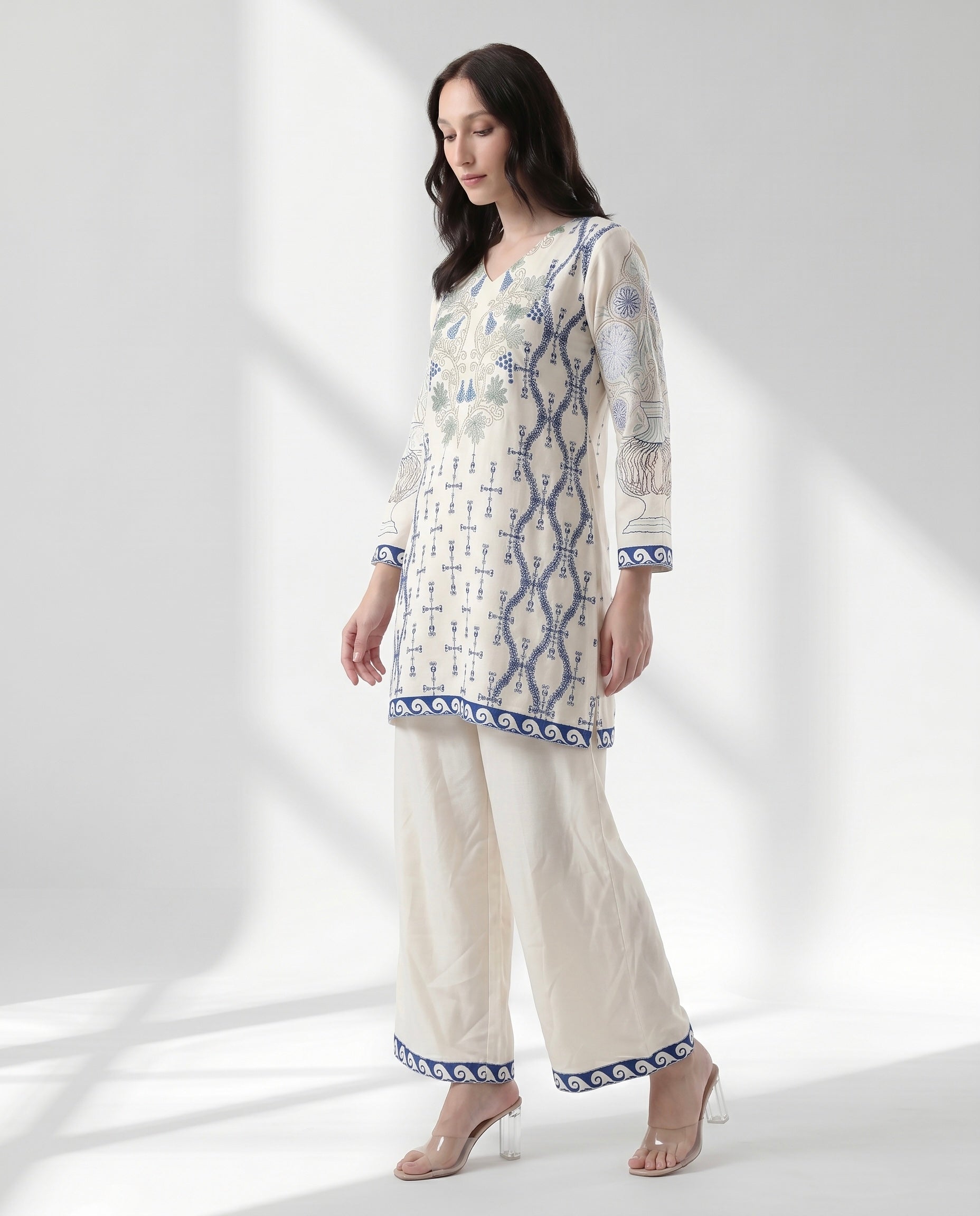 Women’s Ivory Blue Floral Printed Straight Kurti with Wide-Leg Palazzo Set